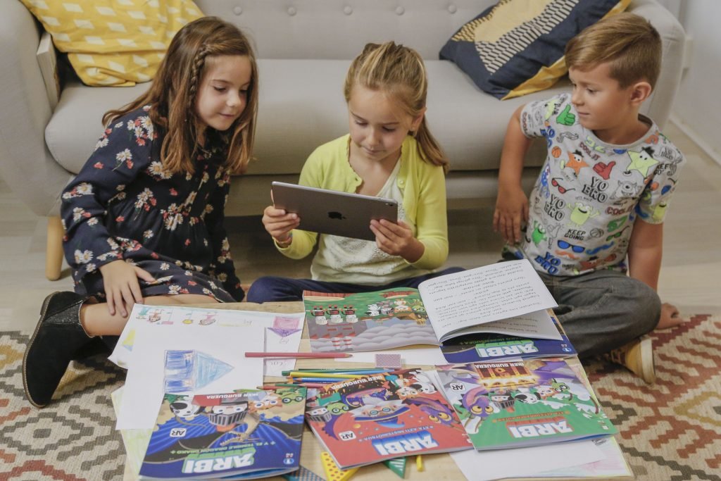 ARBI Augmented Reality Books - What is so interesting? ;)