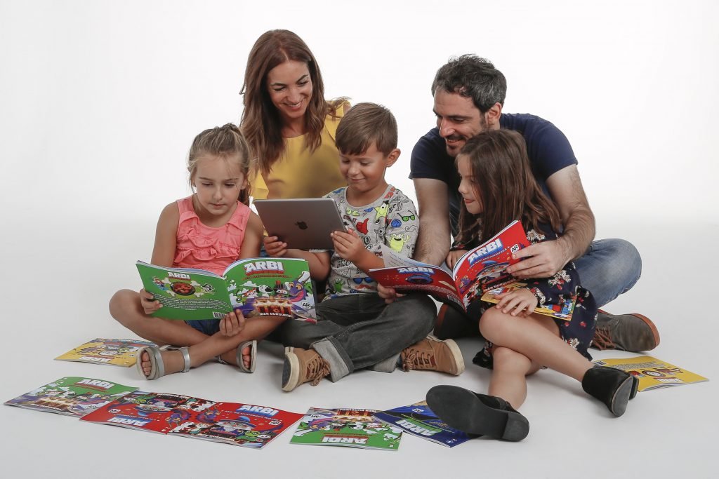 ARBI Augmented Reality Books - Family reading AR Book
