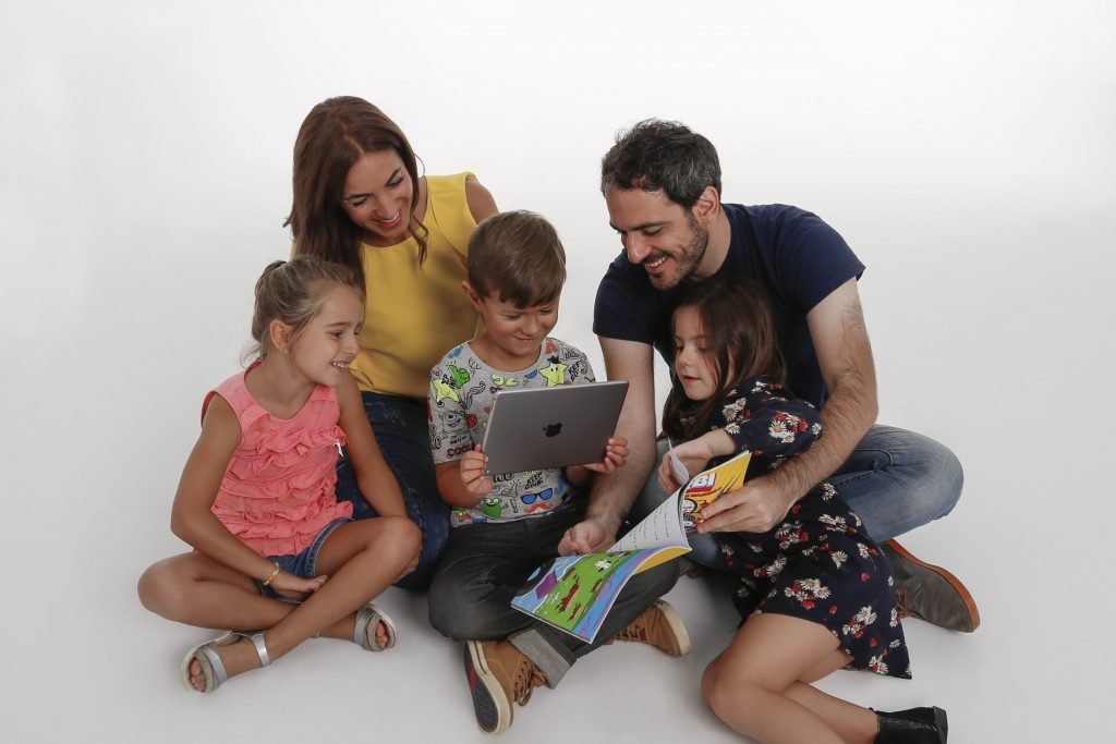 ARBI Augmented Reality Books - Family reading AR Book 2