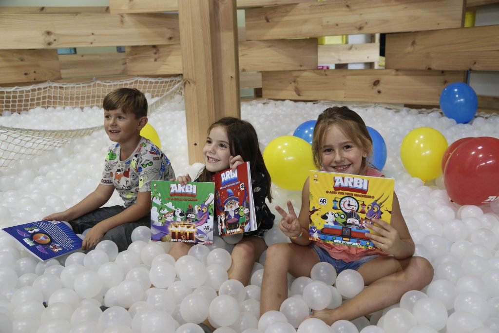 ARBI Augmented Reality Books - Reading and playing on a Ball Pool? Yes!! :D